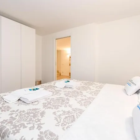 Apartman Caesar Luxury D8 *